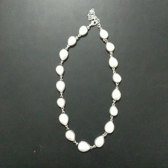Napier Jewelry - VINTAGE Napier White Faceted Silver Tone Statement Necklace.